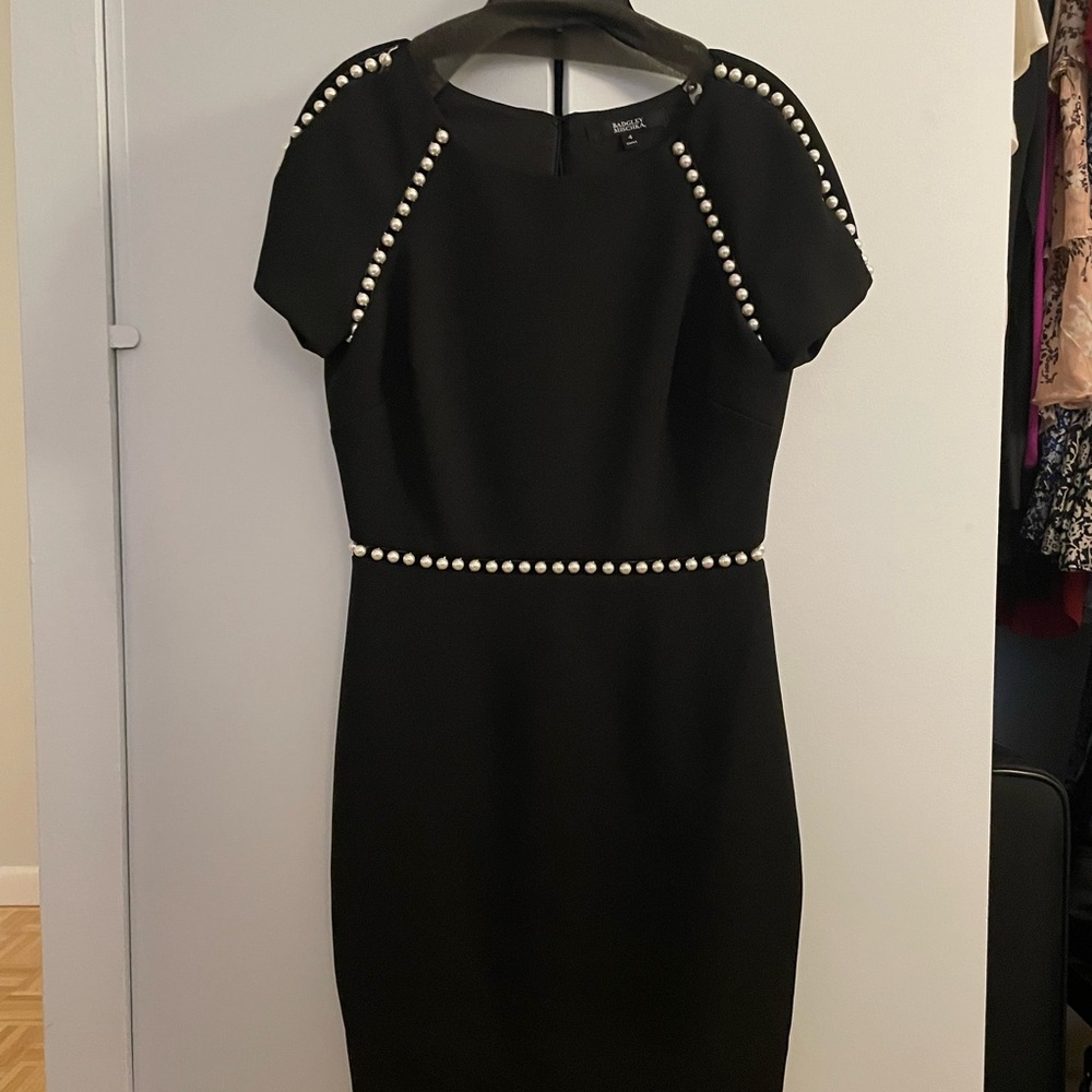 Badgley Mischka - Pearl Embellished Black Cocktail Dress (US 4)